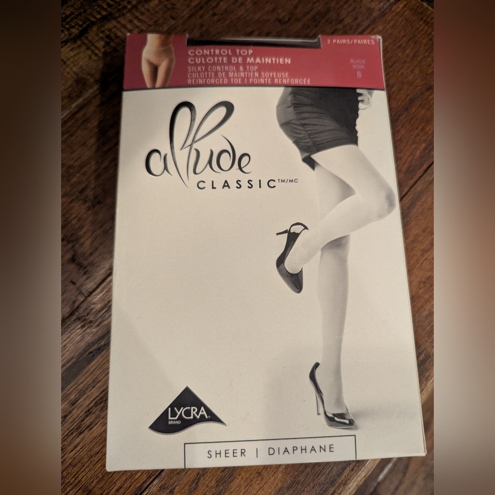 🍁Allude Luxury Pantyhose, Control top Black includes 2 Pairs Size B New in box